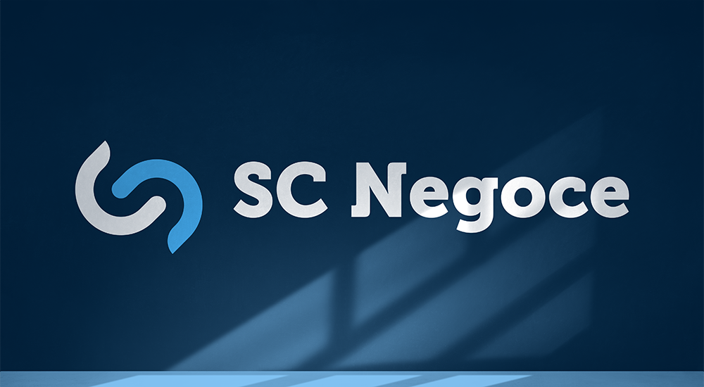 Nouveau projet de logo pour SC Négoce ! Clara Ferreira, fondatrice de SC Négoce, a débuté en créant son logo elle-même. Mais pour donner un coup de boost à l'image de son entreprise, elle a choisi de collaborer avec un professionnel. Le résultat ? Un logo qui reflète parfaitement son expertise et sa vision. Travailler avec un graphiste professionnel permet d'affiner l'identité visuelle et de renforcer la crédibilité de votre entreprise. Merci, Clara, pour ta confiance !